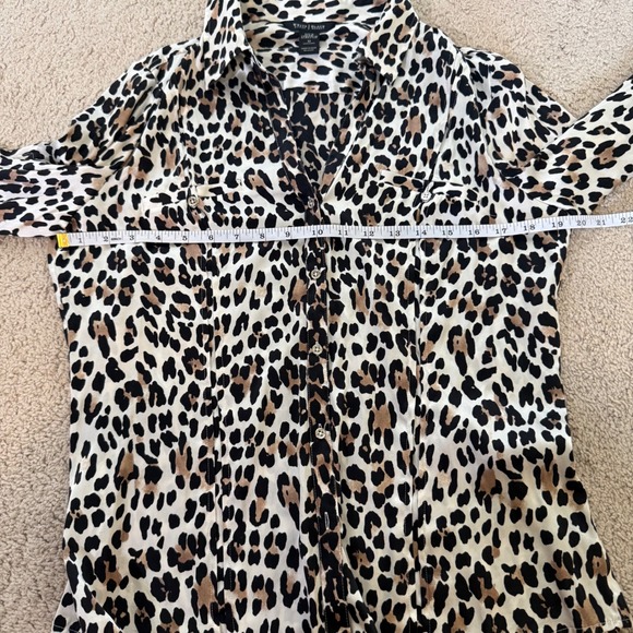 White House Black Market Leopard Silk Stretch Button Up Blouse Womens Size 12 - Picture 6 of 7